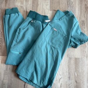 Teal Figs Scrub Set
